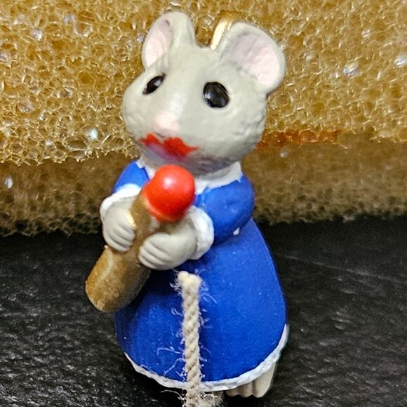 Hallmark Keepsake 1995 “Tiny Treasures” Set of 6 Ornaments – Miniature Set - Picture 8 of 16